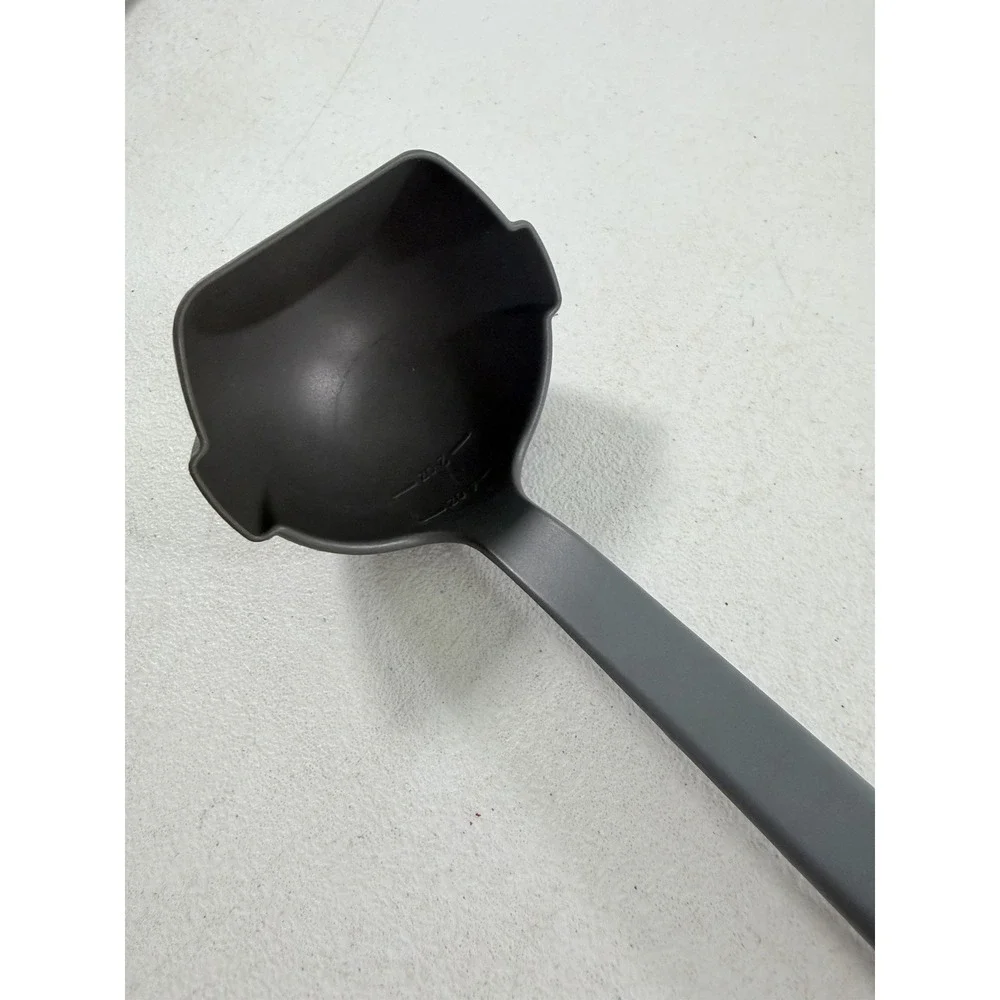 Calphalon Gray Nylon Ladle Double Spout Flat Side 2 oz 4 oz Embossed Measurement